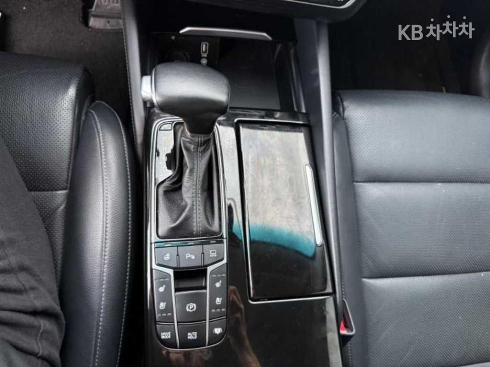 Kia K7 — miniaturë 11