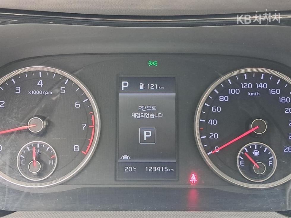 Kia K5 — miniaturë 8