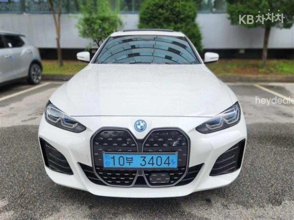 BMW i4
