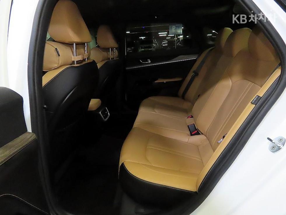 Kia K5 — miniaturë 7