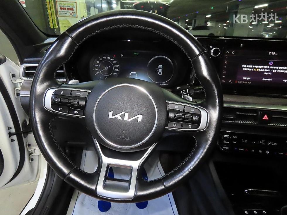 Kia K5 — miniaturë 8