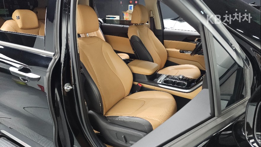 Kia Carnival — miniaturë 10