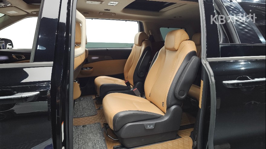 Kia Carnival — miniaturë 12