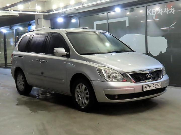 Kia Carnival glx  luxury — foto 1