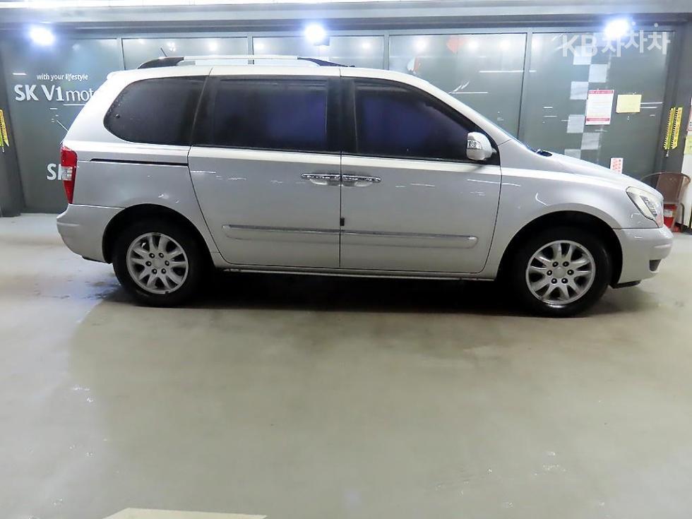 Kia Carnival — miniaturë 3