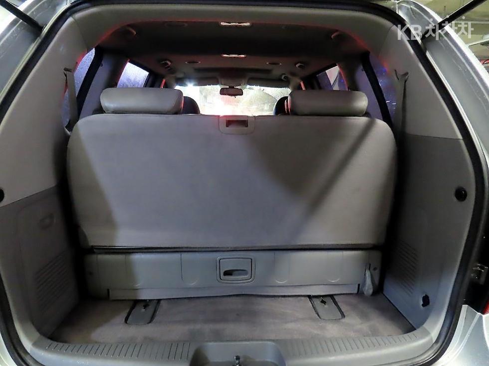 Kia Carnival — miniaturë 17