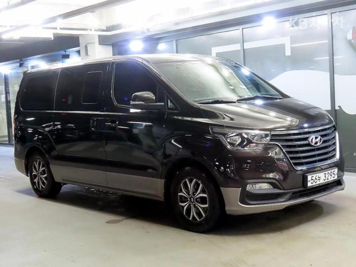 Hyundai Starex urban 9  seats  premium  special — foto 1