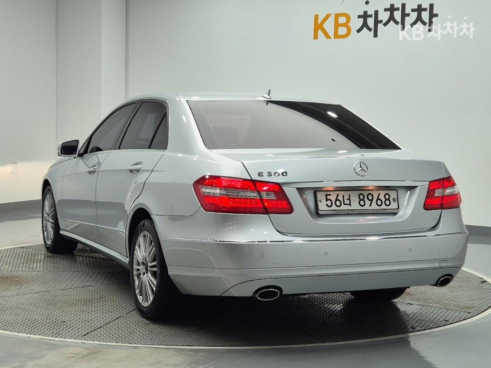 Mercedes-Benz E-klasse — miniaturë 2