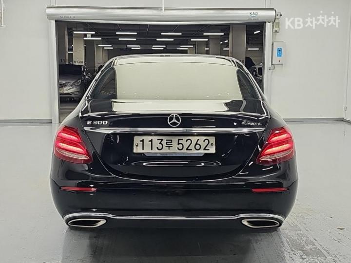 Mercedes-Benz E-klasse — miniaturë 3