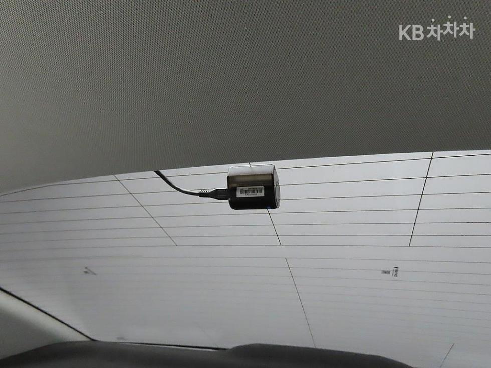 Kia K5 — miniaturë 10