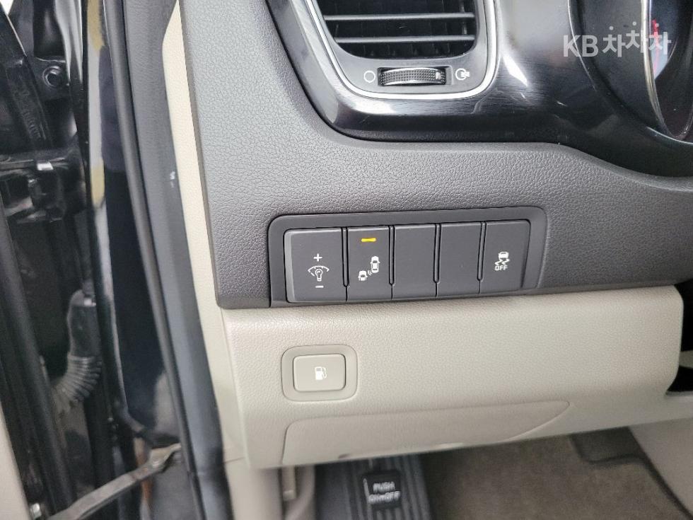 Kia Carnival — miniaturë 14