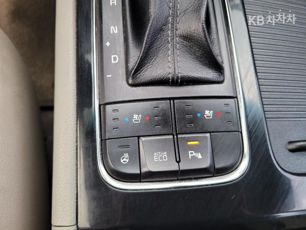 Kia Carnival — miniaturë 24