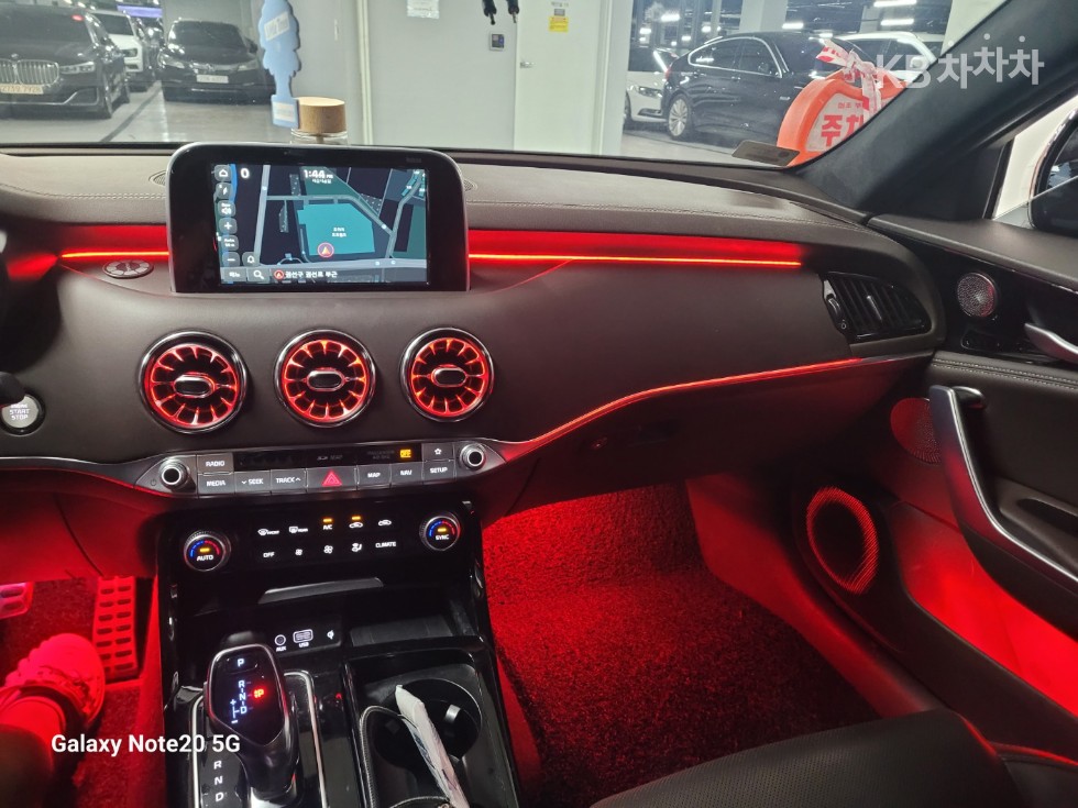 Kia Stinger — miniaturë 29