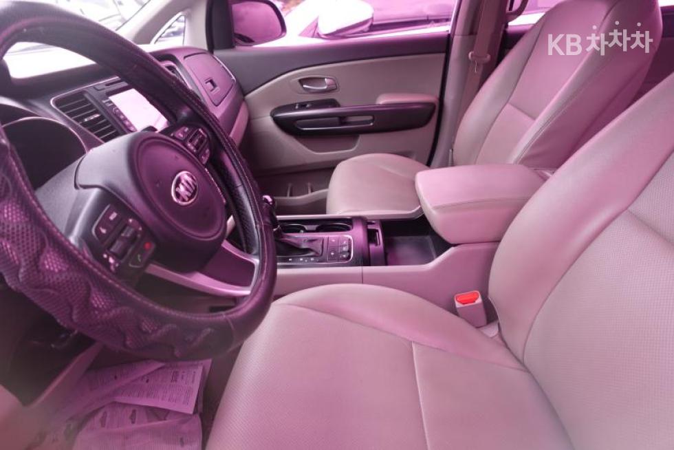 Kia Carnival — miniaturë 5