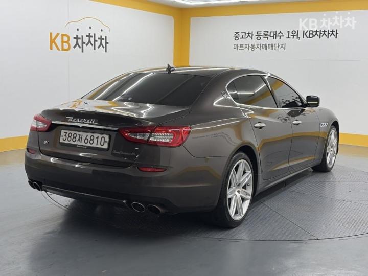 Maserati Quattroporte — miniaturë 4