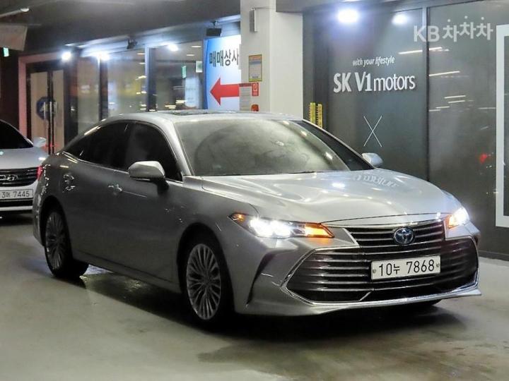 Toyota Avalon 2.5 Hybrid — foto 1