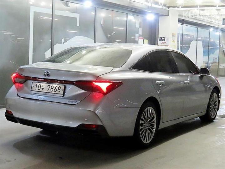 Toyota Avalon — miniaturë 4