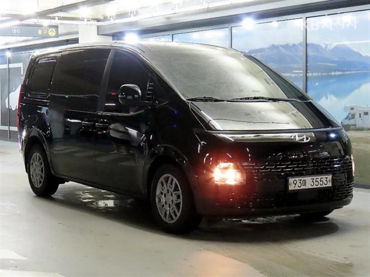 Hyundai Staria 2.2  5  mordern — foto 1