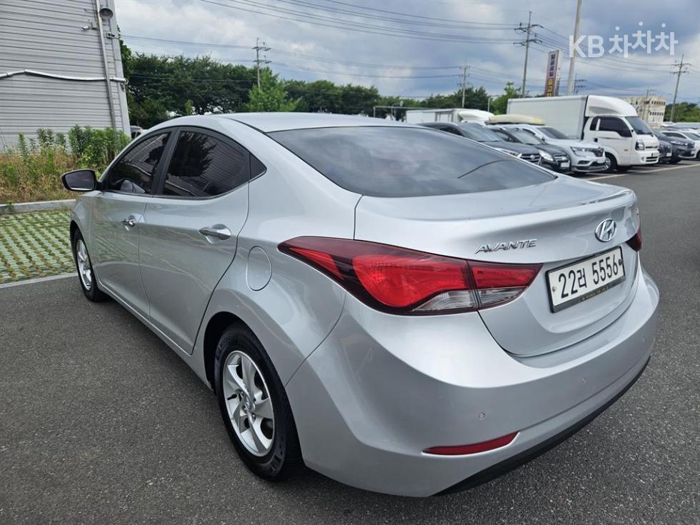 Hyundai Avante — miniaturë 6