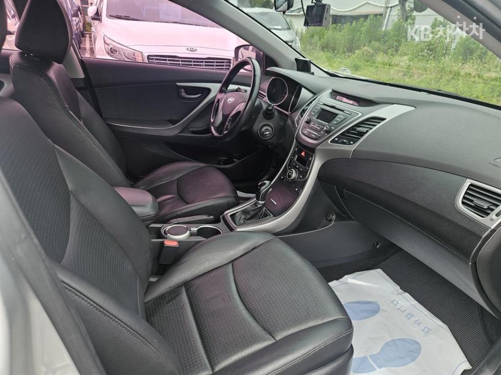 Hyundai Avante — miniaturë 8