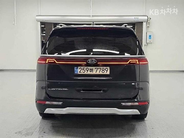 Kia Carnival — miniaturë 3