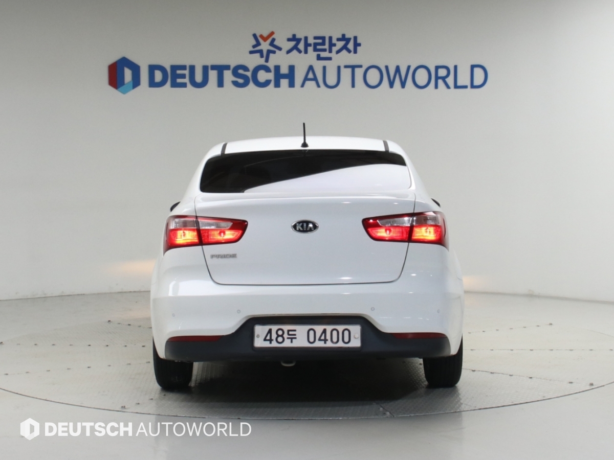 Kia Pride — miniaturë 4