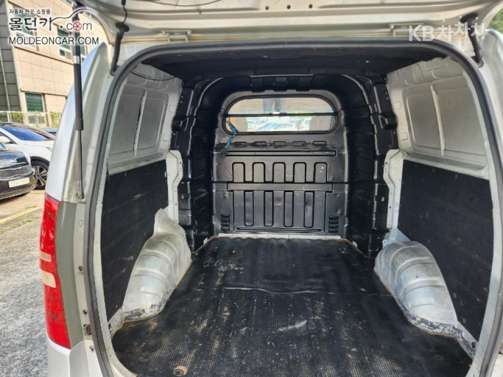 Hyundai Starex — miniaturë 9