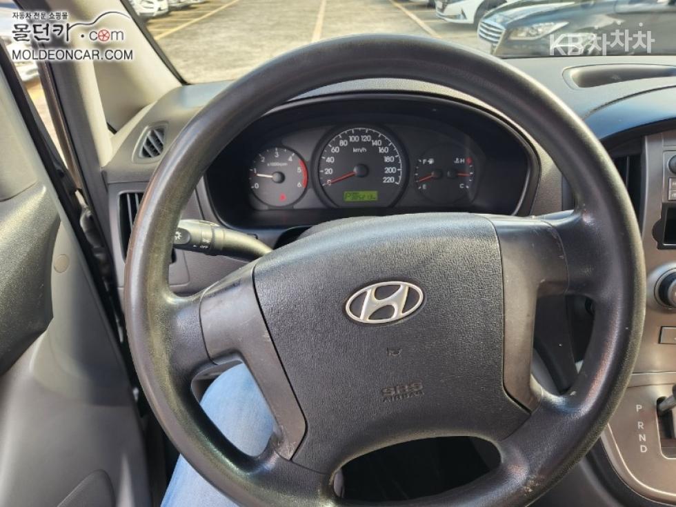 Hyundai Starex — miniaturë 10