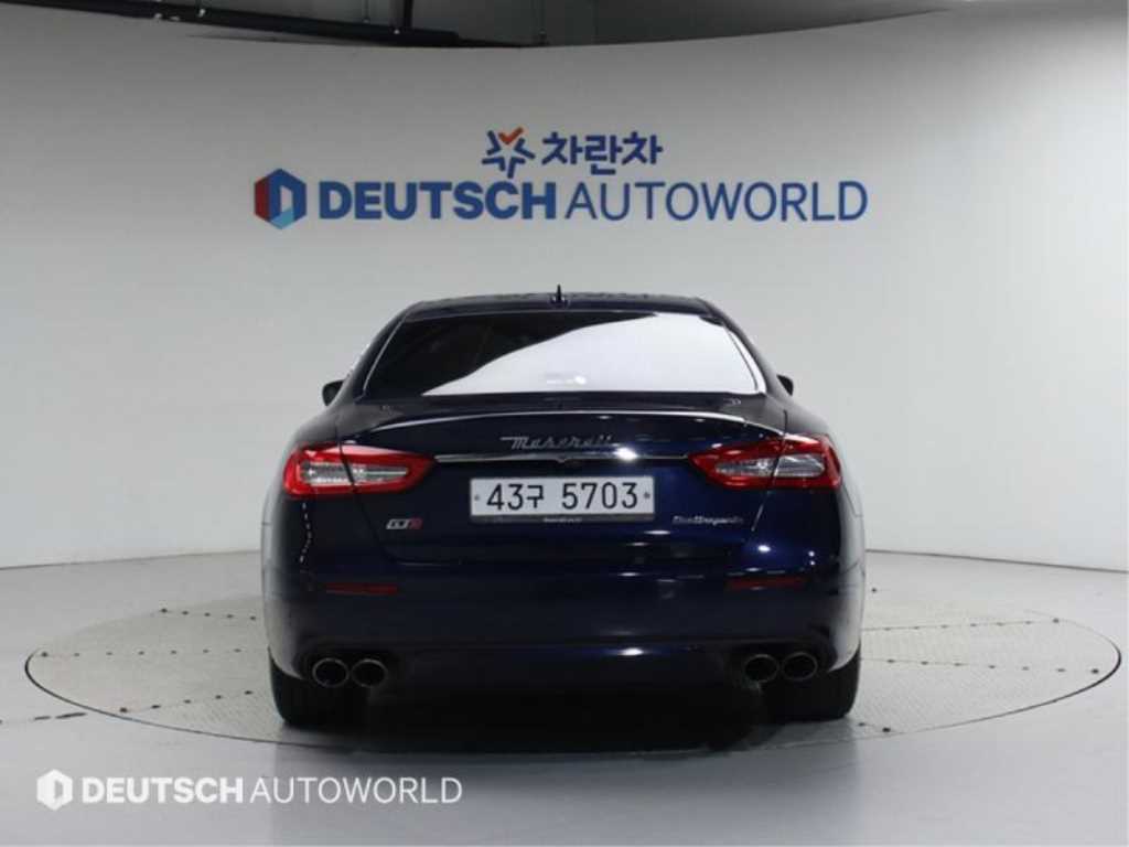 Maserati Quattroporte — miniaturë 4