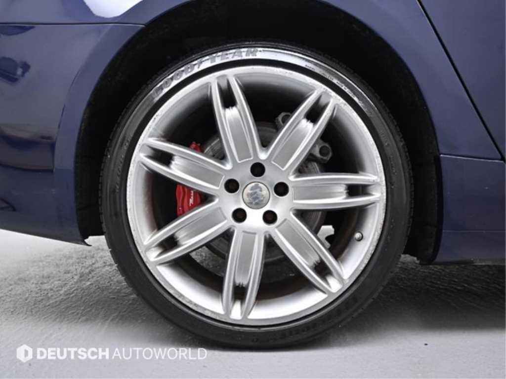 Maserati Quattroporte — miniaturë 5