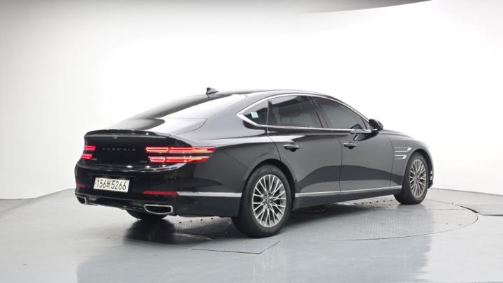 Genesis G80 — miniaturë 2