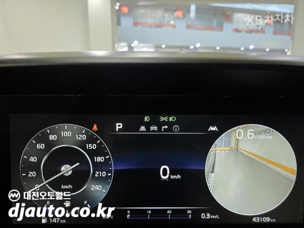 Kia Carnival — miniaturë 5