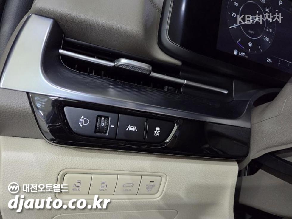 Kia Carnival — miniaturë 10