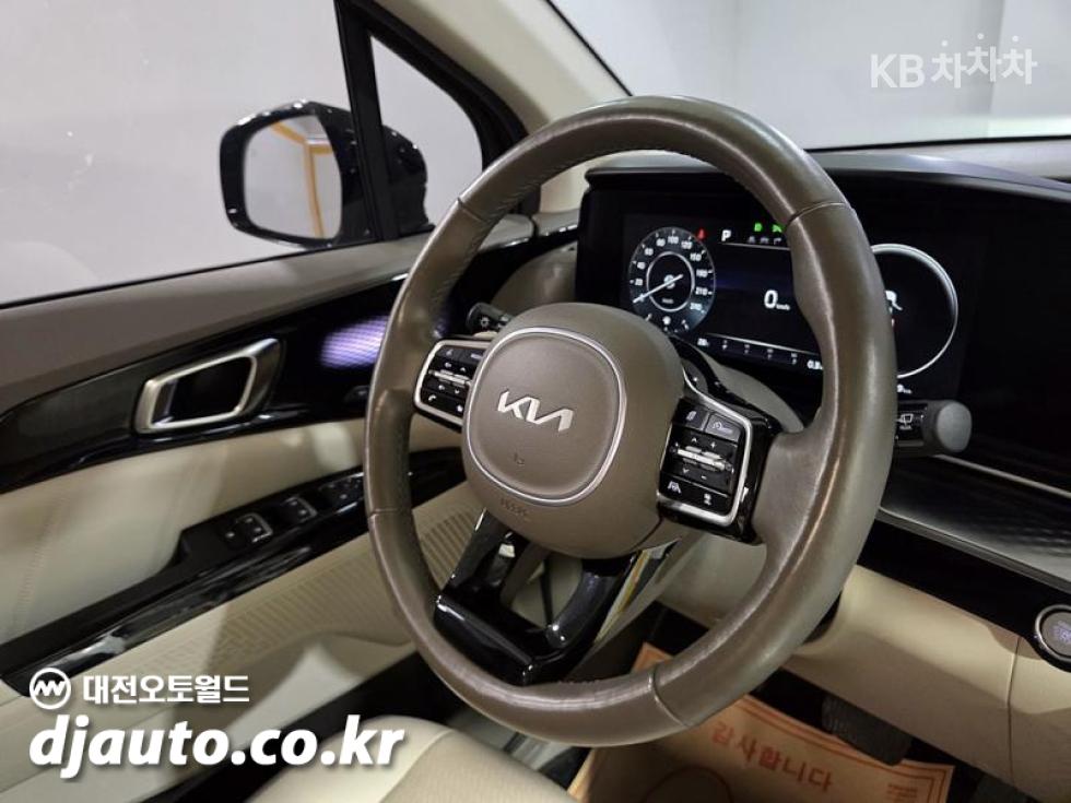 Kia Carnival — miniaturë 13