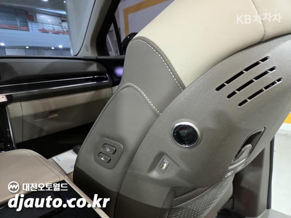 Kia Carnival — miniaturë 16