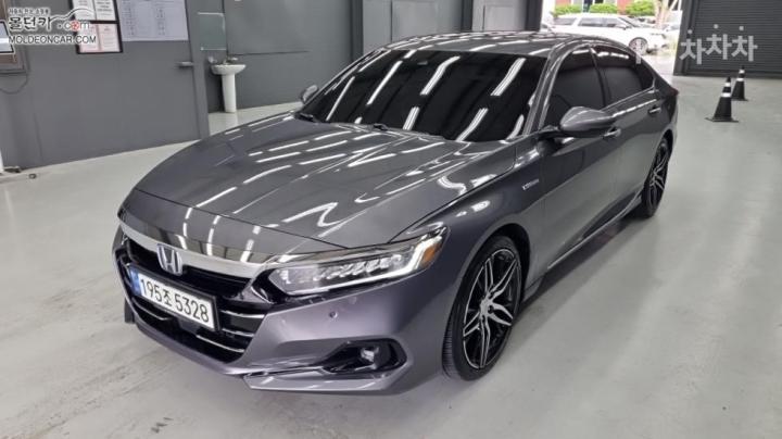 Honda Accord Hybrid 2.0 Touring — foto 1