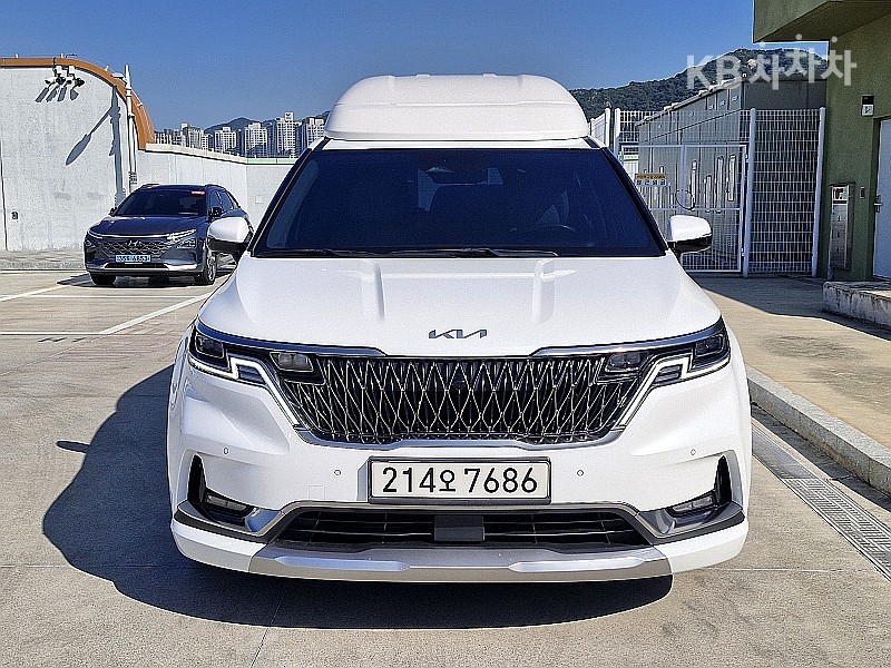 Kia Carnival SIGNATURE — фото 1