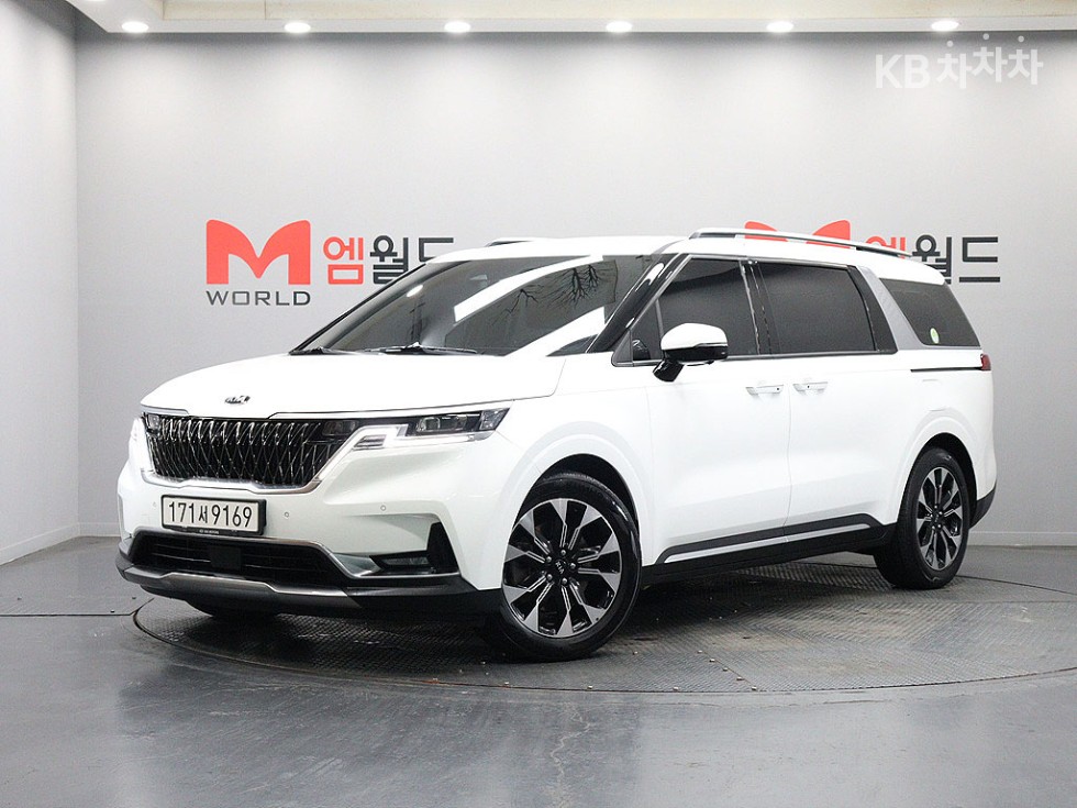 Kia Carnival SIGNATURE — фото 1