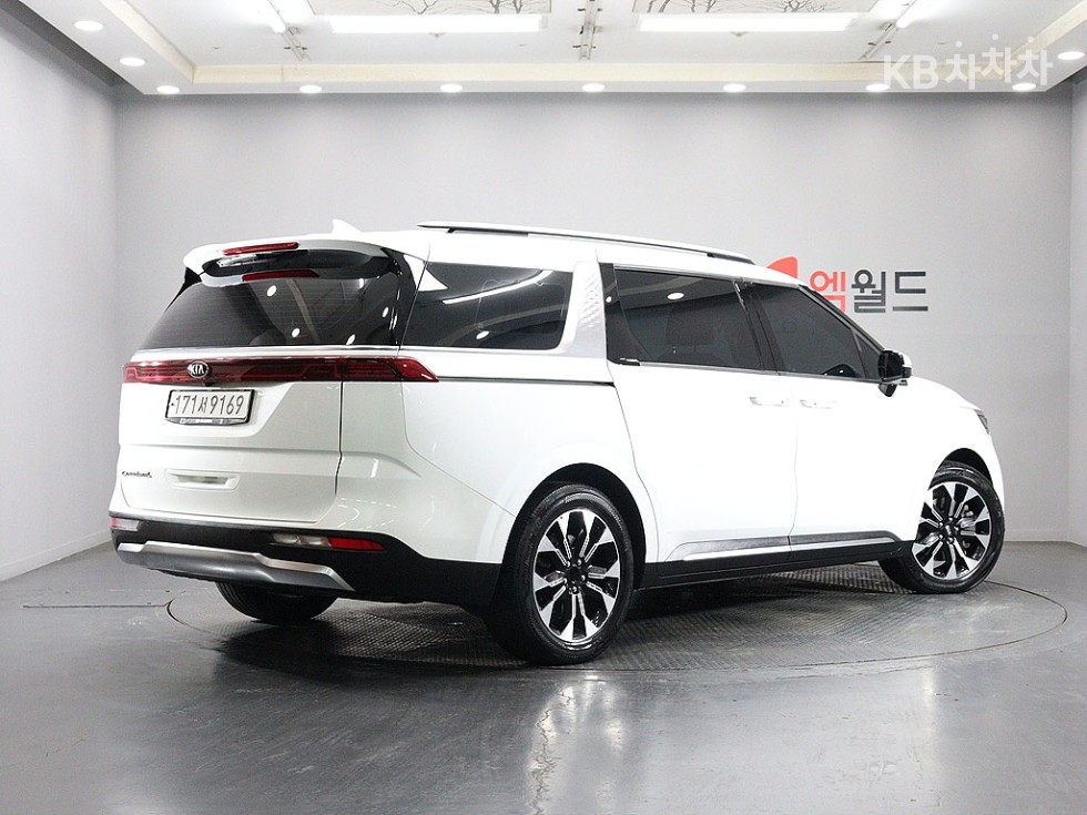 Kia Carnival SIGNATURE — фото 3