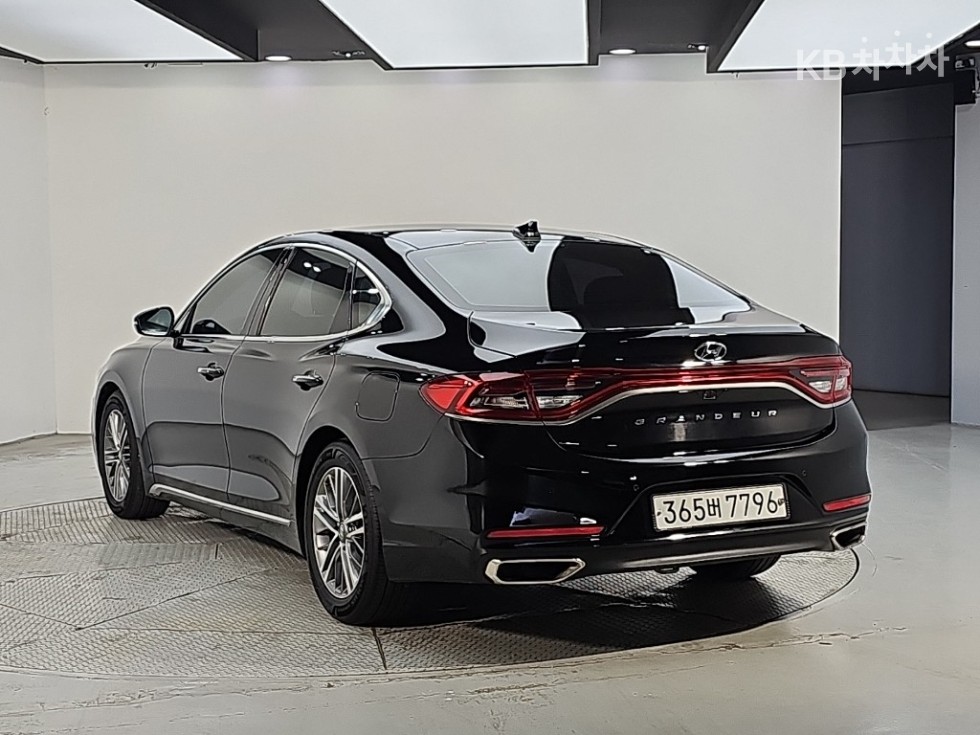 Hyundai Grandeur BASE MODEL — фото 3
