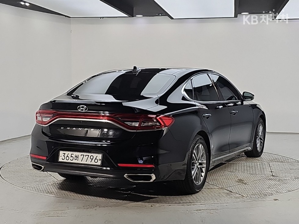 Hyundai Grandeur BASE MODEL — фото 4