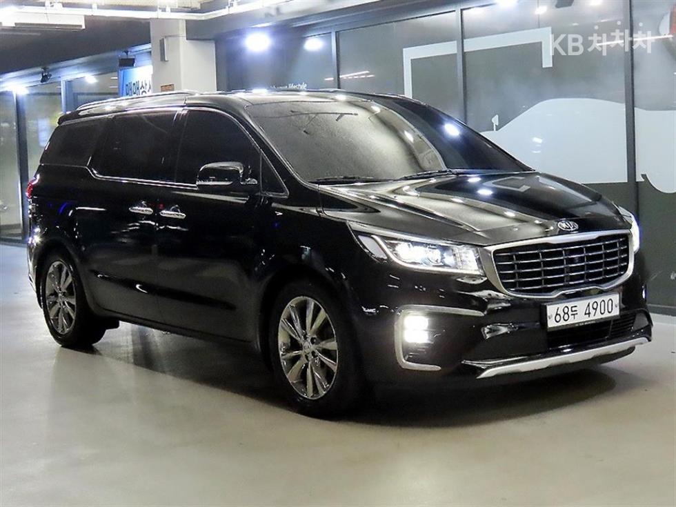 Kia Carnival Noblesse Special — фото 1