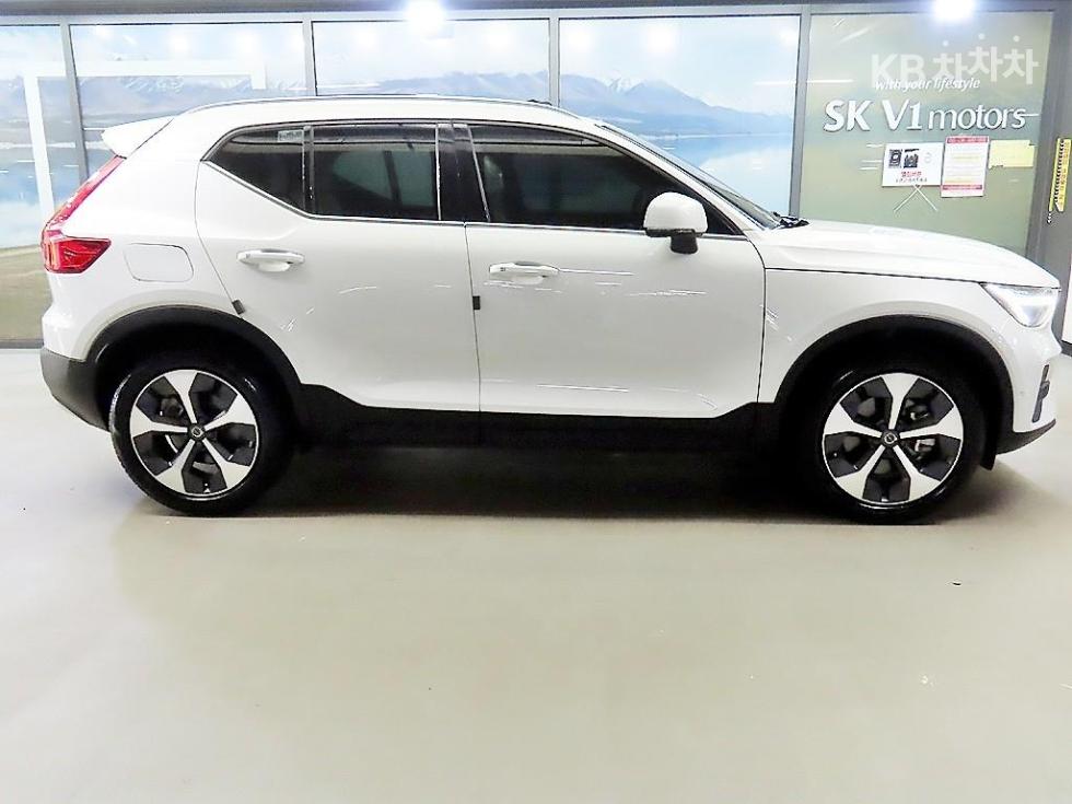 Volvo XC40 Ultimate Bright — фото 3