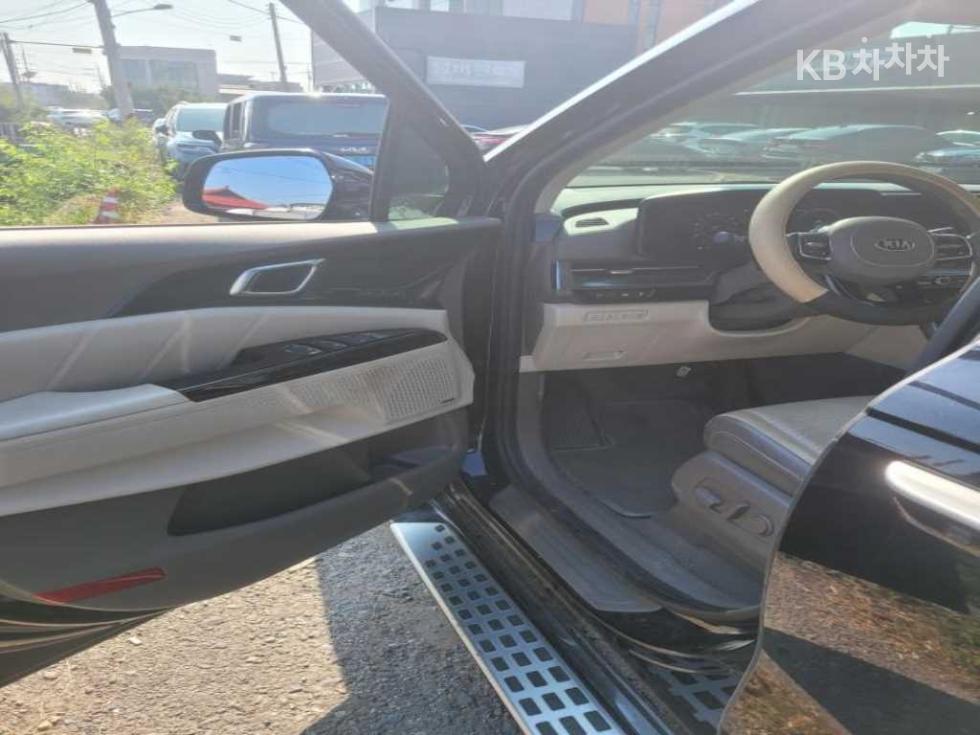 Kia Carnival SIGNATURE — фото 2