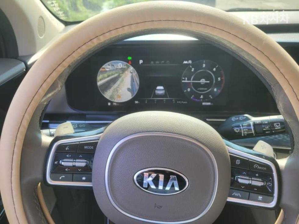 Kia Carnival SIGNATURE — фото 4