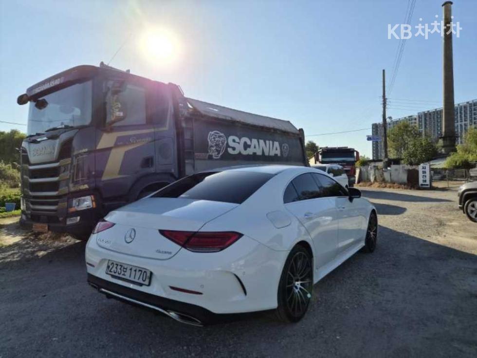 Mercedes-Benz CLS-Class AMG Line — фото 4
