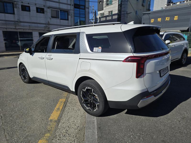 Kia Carnival PRESTIGE — фото 4