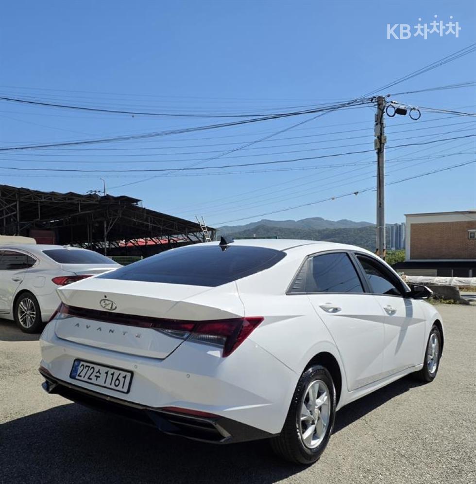 Hyundai Avante — фото 4