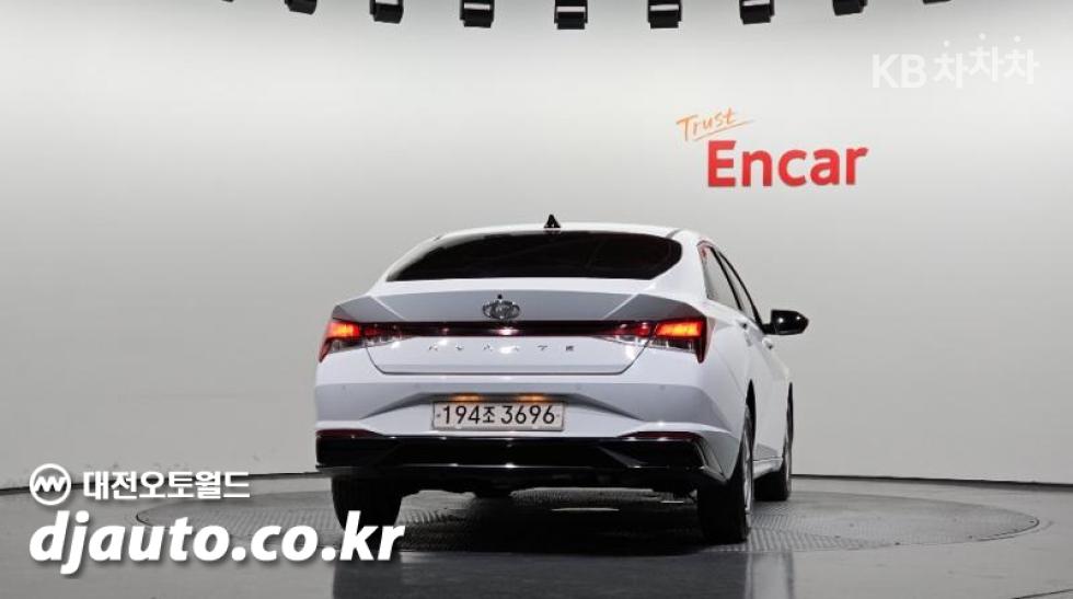Hyundai Avante — фото 4