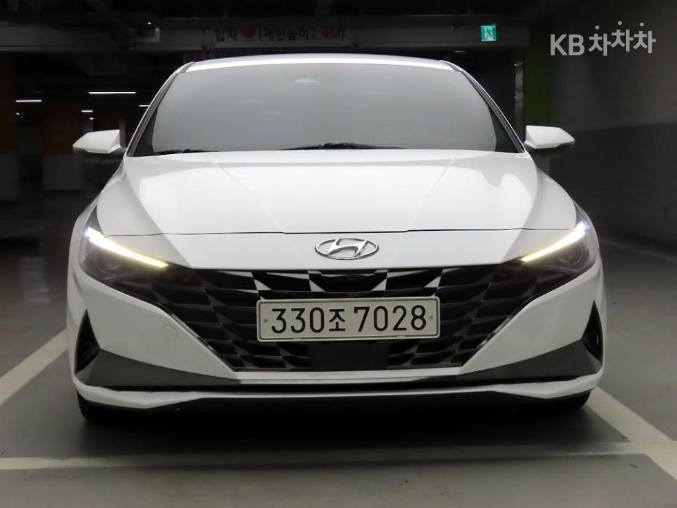 Hyundai Avante — фото 1